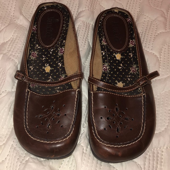 mudd slip on shoes